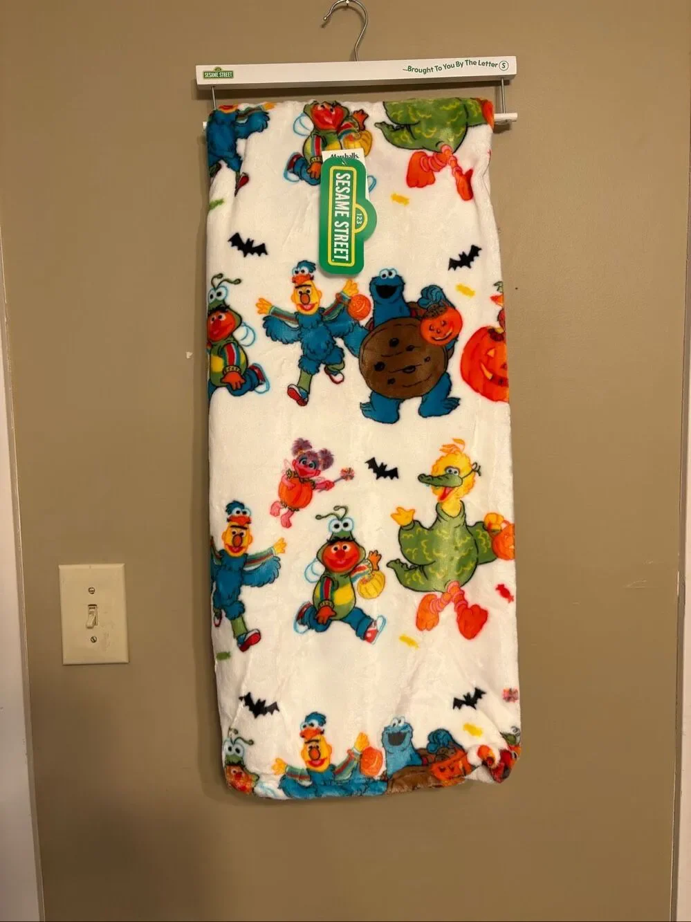 Sesame Street Halloween 50x60” Throw Blanket Elmo Cookie Monster Big Bird NWT